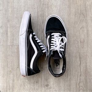Vans Old Skool Mens 9.5 / womens 11.0 not NWT gently worn